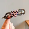 Presilha de Cabelo Fofa com Laço de Pelúcia para Outono e Inverno, Piranha de Cabelo de Alto Padrão e Requintada, Acessório de Cabelo Versátil e Estiloso Tipo Bico de Pato que Combina com Tudo