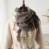 Bufanda cálida de cachemira a cuadros estilo coreano 2024, unisex, de otoño e invierno, con borlas que combinan con todo.