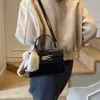 Nova Bolsa de Ombro de Design de Nicho Coreana 2025 Nova Moda Feminina Casual Elegante Bolsa de Ombro Transversal de Alto Padrão