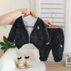 Conjunto Novo Estilo Coreano de Outono para Meninos, Roupas Infantis Estilosas, Conjunto de Três Peças Tie-Dye Casual Tendência para Primavera e Outono