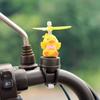 Decorações fofas de moinho de vento, bicicleta, carro elétrico, motocicleta, patinho, enfeites de carro, animais de desenho animado de celebridade da internet