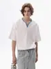 Camiseta de Verano Nueva de Diseño de Nicho Falsa de Dos Piezas con Cuello en V y Manga Corta para Hombre, Marca de Moda, Ajuste Holgado Simple, Camiseta de Manga de Cinco Puntos para Pareja