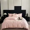 Juego de cama de lujo y elegante de cuatro piezas 100% algodón de fibra larga de Xinjiang, hecho completamente de algodón puro, con diseños florales y bordados de alta gama, adecuado para madres y bebés