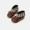 Botas de Cuero a Cuadros con Encaje y Forro de Algodón 2026 Otoño/Invierno Nuevas para Bebé Suela Suave Moda Versátil Botines Cortos con Lazo Tendencia
