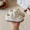 Moda Infantil Sapatos de Treino Alemães 2026 Novo Verão Meninas Acabamento em Renda Sapatos Esportivos Malha Respirável Vazado Sapatos de Plataforma