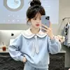 Conjunto de dos piezas para niña: top dulce y elegante de estilo preppy con cuello marinero, perfecto para primavera y otoño, combinado con pantalones vaqueros modernos y únicos.