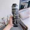 Vaso de agua deportivo de gran capacidad de plástico resistente a caídas resistente a altas temperaturas verano escala con compartimento para té fitness vaso práctico para estudiantes varones