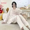 Pijama Feminino 2026 Novo Outono e Inverno Algodão Nuvem Conjunto de Roupa para Casa Desenho Animado Manga Longa Feminino Gola Lapela Outerwear