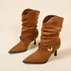 Botines cortos de mujer estilo nuevo con hebillas metálicas, sin cordones, punta fina, tacón alto plisado, botas de moda estilo coreano de ante con correas