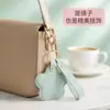 Espejo portátil de PU, llavero de espejo giratorio de pentagrama, llavero de regalo promocional, colgante de espejo portátil para bolso