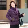 Nueva Chaqueta de Algodón de Invierno Estilo Chino para Mamá 2026 Nueva Moda Acolchada de Algodón Ropa para Mujeres de Mediana Edad y Mayores Chaqueta de Ropa de Algodón Holgada con Terciopelo