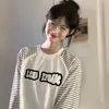 Camiseta de Manga Larga de Estilo Ins Sencilla con Estampado de Letras de Marca de Moda para Mujer con Diseño de Rayas Empalmadas de Color Contrastante Top Holgado de Cuello Redondo