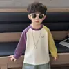 1429 Camiseta Estilosa de Primavera e Outono para Meninos Nova Camisa Básica de Manga Longa Infantil Top Pulôver da Moda para Bebês 5