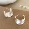 Colección de Pendientes y Anillos de Moda Versátil de Lujo Ligero de Gama Alta Cepillados Transfronterizos Pendientes de Personalidad Versátiles Diarios para Viajes de Negocios para Mujeres