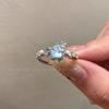 Anel Aberto Estrela Lua Azul Glacial para Mulheres, Anel de Dedo Indicador de Luxo Leve de Nicho de Alta Qualidade, Anel Exquisito para Casais e Melhores Amigos