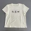 Camiseta versátil de manga curta estilo coreano com estampa fofa de cachorrinho, um novo design de outono, respirável e valoriza o corpo para um visual mais magro e jovem