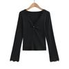 DS24385-24 nuevo invierno americano cuello en V plisado dos botones encaje costuras manga larga camiseta básica