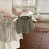 Conjunto de Dos Piezas de Verano para Niñas Estilo Coreano, Nuevo, Moderno, Chaleco de Punto Hueco con Adorno de Encaje y Pantalones, Estilo de Moda