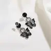 Brincos de Borboleta Pretos ~ Design Ins Niche Doce e Cool 2025 Novos Brincos Retrô para Mulheres Acessórios de Orelha Tendência Presilhas de Orelha