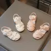 Sandalias Dulces Estilo Coreano para Niñas, Zapatos Individuales con Protección en la Punta Calada con Velcro Mágico, Suela Suave, Cómodos, para Bebés y Niños Pequeños, Sandalias de Playa