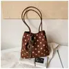 Bolsa tote grande de bolinhas retrô Shuai Mi Jia para mulheres, novo estilo 2026, bolsa casual para o dia a dia, bolsa de ombro e debaixo do braço