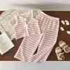 Conjunto de Dos Piezas de Verano Nuevo para Niñas: Chaleco de Rayas Retro con Lazo y Pantalones Largos, Conjunto de Punto Estilo Europeo y Americano Transfronterizo para Niñas