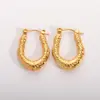 Moda Europeia e Americana Geométricos Exquisitos Brincos de Aço Titânio Banhados a Ouro 18K Textura Martelada em Forma de U Alto Padrão Simples e Versátil Atacado