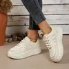 Tendencia transfronteriza patrón de ondas suela zapatos de mujer bloqueo de color superficie de cuero zapatos casuales zapatos de patineta para chicas jóvenes mayorista fuente de supermercado