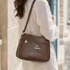 Bolso de mujer con diseño de nicho casual 2026 nuevo elegante y único versión coreana bolso de hombro cruzado bolso cuadrado pequeño de moda