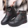 Botas de Algodón para Mujer 2026 Estilo Nuevo Madres de Mediana Edad y Mayores Moda Versátil Suela Suave Antideslizantes Botines Cortos Cómodos Forro de Terciopelo Cálido Étnicos