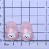 Lindas Pantuflas Pequeñas de Gelatina Accesorios de Resina Pasador DIY Cuerda para el Cabello Explosiones Pegatinas para Refrigerador en stock Zapatos con Agujeros de Pegamento Crema