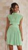 Vestido Corto de Verano Estilo Dulce Color Puro para Exportación Europea y Americana de Amazon de 25 Años, Ajustado a la Cintura, Cuello Alto, que Muestra la Cintura 23007
