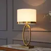 Lámpara de Mesa Estilo Americano Moderno Lujo Ligero Decoración de Mesa Auxiliar de Sala de Estar Dormitorio Lámpara de Mesita de Noche Simple Estilo Nórdico Hogar Lámpara de Mesita de Noche de Gama Alta