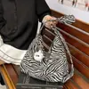 Bolsa Cruzada de Cuadros de Influencer Ins Coreana para Mujer Verano 2026 Nuevo Fresco Chic Japonés Estudiante Bolso de Hombro Único Tipo Empanada