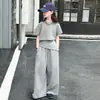 Traje Deportivo de Verano para Niñas 2026 Nuevo Estilo Moda Infantil Camiseta de Manga Corta Conjunto de Dos Piezas de Verano Súper Elegante