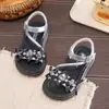 Sandálias de Princesa de Verão 2026 para Crianças Maiores Meninas Pequenas Bebês Nova Moda Solado Macio Sapatos de Menina Estilosos Sapatos de Praia