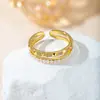 Anillo Abierto de Cobre Perla y Circonita de Lujo Ligero, Moderno y de Gama Alta, Anillo Versátil para el Dedo Índice con Diseño Microincrustado, Venta al por Mayor