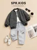 Conjunto de Otoño para Niños: Conjunto de Dos Piezas: Chaqueta de Rayas con Cuello de Béisbol y Jeans Estampados, Ropa de Otoño Holgada para Niños Pequeños