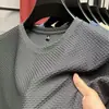 Camiseta de Malla de Bambú Elástica Nueva de Seda Helada para Hombre de Manga Corta con Cuello Redondo Manga Media Camiseta Interior para Hombre Delgada de Verano Moderna