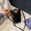 Bolso de mujer de alta calidad tipo bandolera 2023 nuevo bolso tipo cubo simple versátil bandolera de hombro entrega de una sola pieza