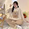 Pijama feminino de flanela, fleece de coral outono e inverno, design fofo de desenho animado, manga longa, conjunto de loungewear quente para estudantes, conjunto de duas peças
