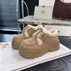 Zapatos de Algodón del Noreste con Suelas Gruesas, Botas de Nieve Cortas de Cobertura Total Estilo Birkenstock para Mujer, con Forro Polar Adicional para Calidez y Aumento de Altura, Nuevo Modelo Invierno 2025