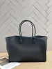 Nova Bolsa Tote de Couro Bovino de Primeira Camada Estilo Francês 2026 Grande Capacidade Moda para o Dia a Dia Versátil Alta Qualidade Bolsa Feminina