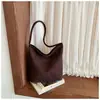 Nova bolsa de ombro de camurça transfronteiriça, grande capacidade, estilo casual hobo bag, bolsa de ombro moderna e estilosa para mulheres, atacado personalizado