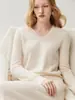 Elegante e minimalista suéter de cashmere com decote em V para mulheres, feito de 100% cashmere puro, de manga longa, estilo pullover, com um visual sofisticado, perfeito como peça base para o outono