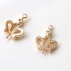 Galvanoplastia de Oro Real una Corona de Cobre Piao Cola de Sirena Alas Pequeñas con Aguja DIY Joyería Aretes Accesorios Decorativos de Perlas