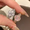 Anillo de Trébol de Cuatro Hojas Rosa Flor de Cerezo para Mujer Diseño de Nicho Ins Zirconia Epoxi Anillo Elegante Lujo Accesible Joyería de Mano de Gama Alta