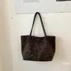 Bolso de hombro grande de leopardo nuevo y moderno para el trabajo y los desplazamientos, bolso tote elegante y a la moda con un aspecto de alta gama