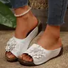 Zapatos de Mujer Talla Grande para Exportación, Nuevo Modelo Primavera/Verano 2025, Chanclas Peep-Toe de Cuña Gruesa para Uso en Exteriores, con Decoración Floral