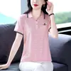 Camiseta de manga curta em seda gelada para mulheres, roupa de verão, polo elegante para mães, solta e modeladora, top plus size, camisa pequena com lapela bordada